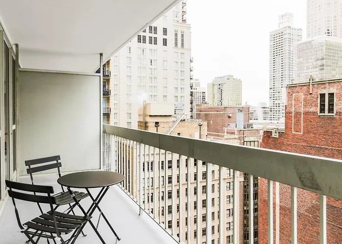 Blueground Gold Coast Rooftop Gym Nr Hancock Chi-1128 Apartment